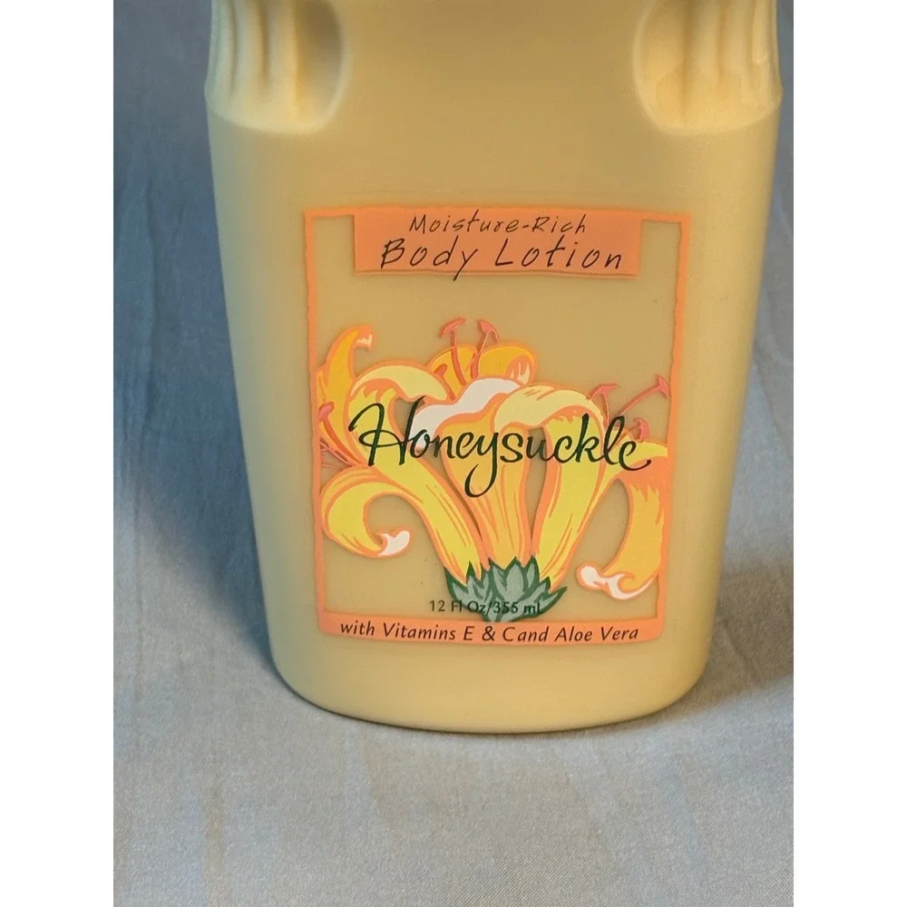 Vintage Bath & Body Works Honeysuckle Body Lotion 12oz discontinued 90% full